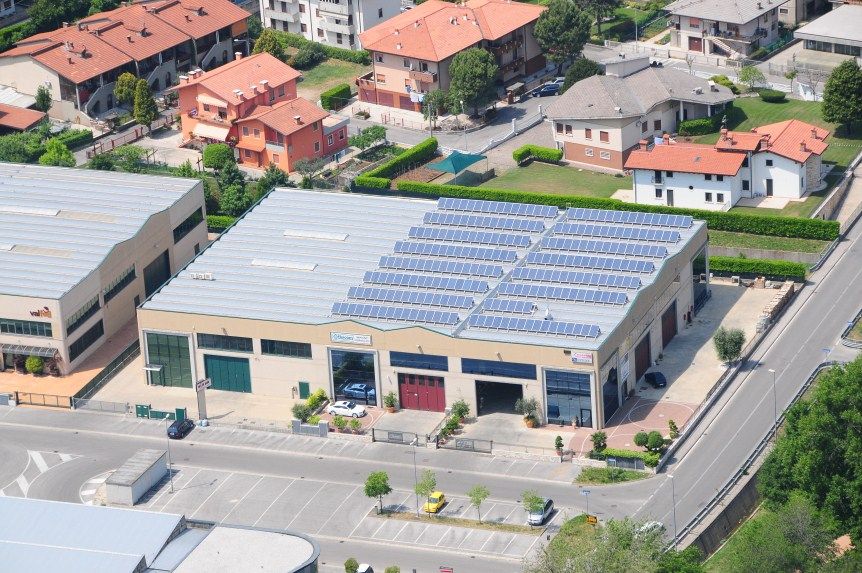 La Sede e l'Impianto Fotovoltaico